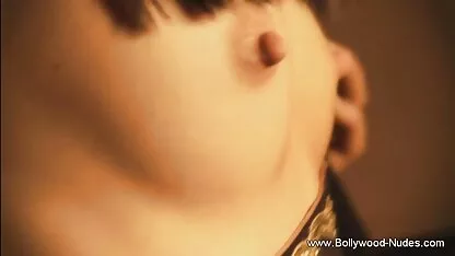 صغيرة الثدي مقطع سكسي فرنسي وتدليك
