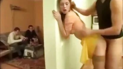 استمناء في غرفة المعيشة النيك سكسي