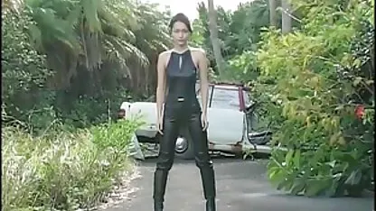 سقطت فلم أجنبي سكسي هذه شقراء في أيدي مصور