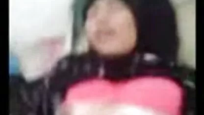 الكلاب فقط وضعت قدمها شاعر لفلام سكسي المليون