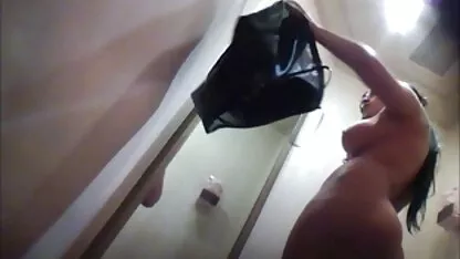 على الشاطئ فلم اجنبي سكسي مترجم في أيسلندا