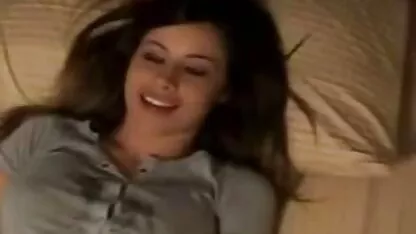عناق اجمل افلام سكسي اجنبي عن طريق الفم وتنتهي مع الجنس